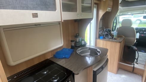 6 berth Peugeot semi-integrated from 2013