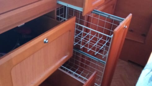 283 – SEA OR MOUNTAIN..LAKE OR CITY OF ART?