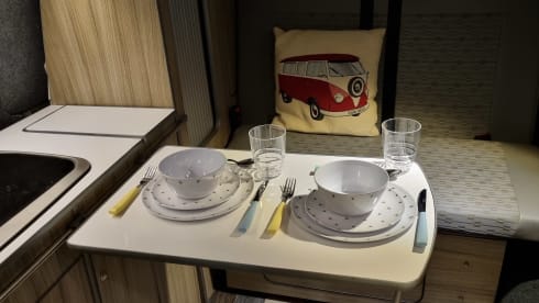 Buffy – White VW T5