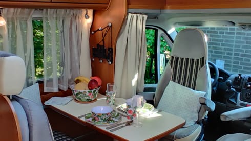 Beautiful, spacious and very nice camper for 2-4 people