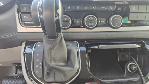 VW California – 2021 4-person Volkswagen campervan