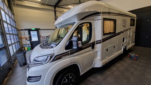 Luxury Carthago semi-integrated from 2022 - 2 pers