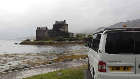 Transporter-Saurus-Rex – Transporter-Saurus-Rex... a 4 berth Volkswagen campervan from 2010