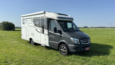 Beautiful Hymer 2-seater