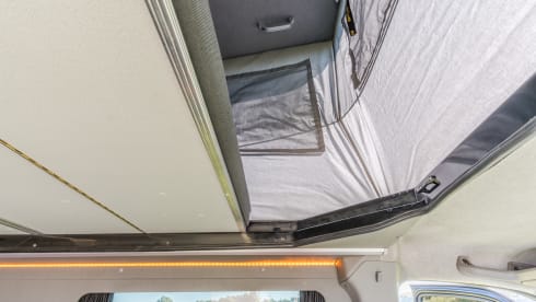 Mooie buscamper – 7p Mercedes-Benz campervan uit 2013