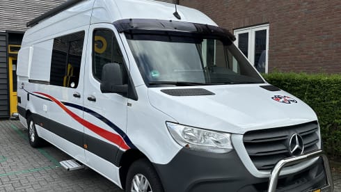 2p Mercedes-Benz bus from 2019 Newly built 