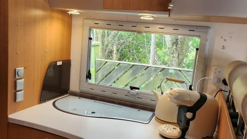 Blessy – 4 berth Knaus Luxury Motorhome