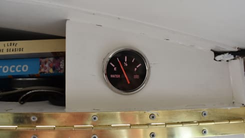 Barry – Unique off-grid oldtimer Mercedes 508 camper