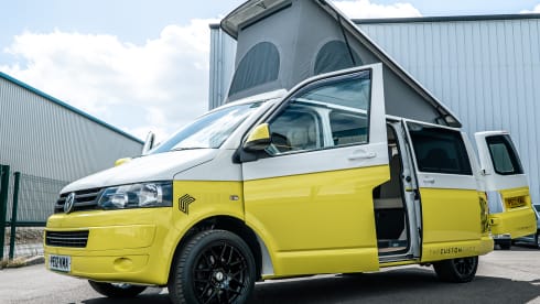 4 berth Volkswagen bus from 2012