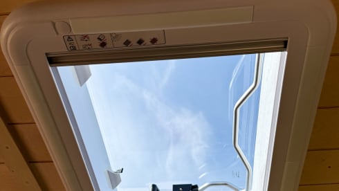Tinkerbell – Knusse Peugeot Boxer uit 2023 | 2 + kindje