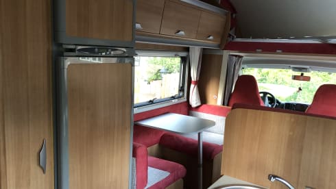 Ideale gezinscamper – Spacious and comfortable family camper for 6