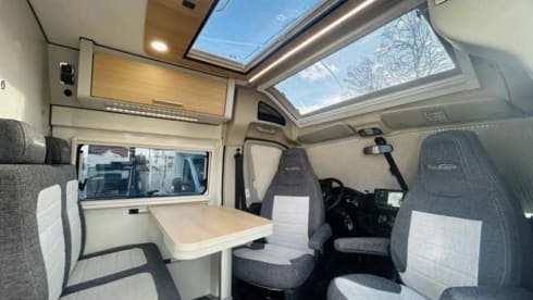 Jean-Pierre – Explore Europe in Comfort: Your Fiat Font Vendôme Adventure Awaits. 