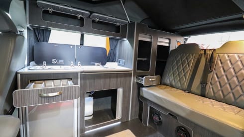 Bertie – Stunning 4 berth Volkswagen T5 campervan Automatic with air awning