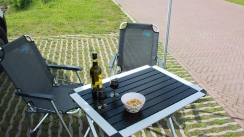 Trippel toe – Bus camper with 5 seats