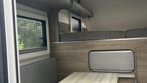 Frank & Frieda – Pick up & set up unit for 2 to 3 persons!