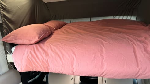 Mobilynn – Splinternieuwe McLouis Carat integraal 870 (4p)