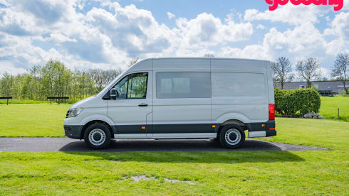 Fluistercamper – 100% electric VW Crafter, 2 persons, interior 2023