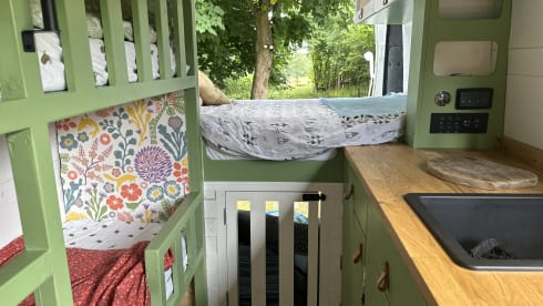 Reggie – Beautiful Family Campervan - Kids Bunks - Adults Double - Off Grid – Heater