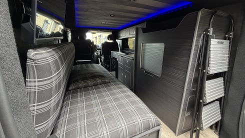 THE WEE HOOSE – Das kleine Haus – Vauxhall Vivaro LWB Wohnmobil – 4 Schlafplätze
