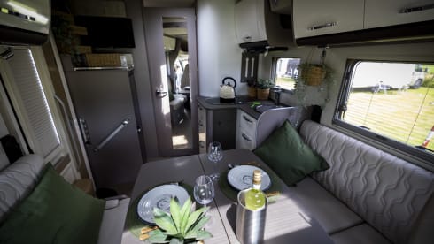 S270ZT – S270ZT 4 person Bürstner Lyseo Harmony Line 736 semi-integrated from 2023