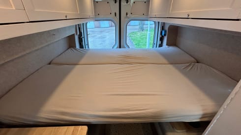 Donny – 2-seater Mercedes-Benz bus from 2013
