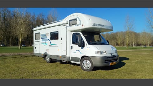 6p Hymer alcove from 2000