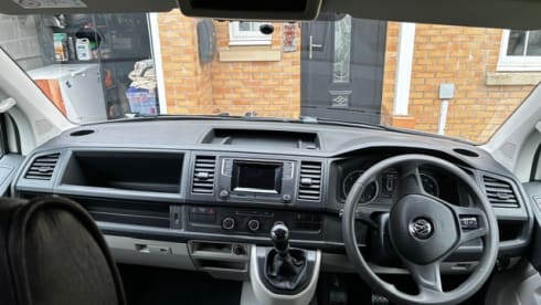 The Welsh Wanderer – 4 berth Volkswagen campervan from 2019