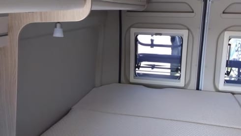 4p Bürstner bus (2023) with lifting roof