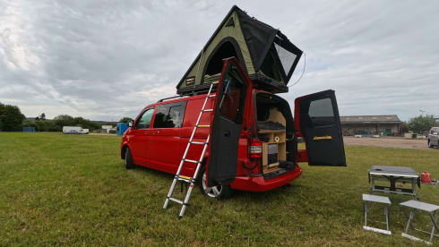 Poppy – 4 berth Volkswagen campervan from 2011