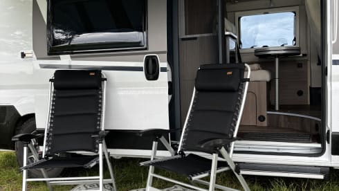 Fiat uit 2024 – Carado camper bus with tilt roof