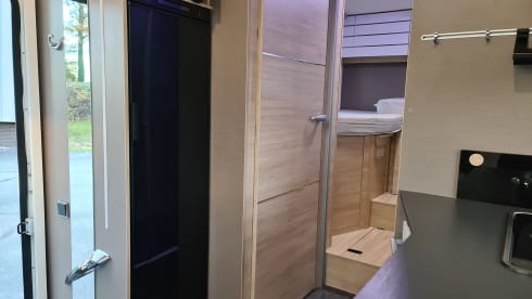 L199VP – Chausson 777GA Automatic Titanium VIP very luxurious, km free