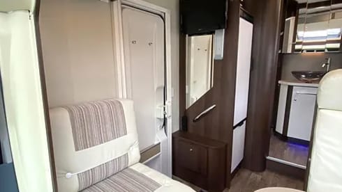 Mobilhome voor 4 personen – 4p Ford semi-integrated uit 2020