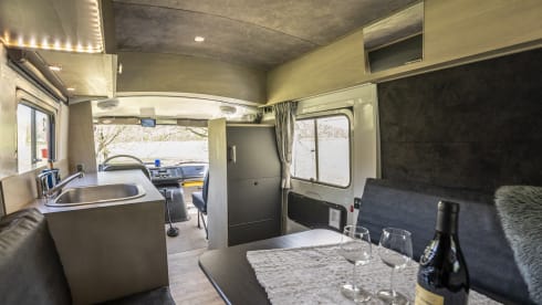Leonardus – Leonardus - fire brigade camper Mercedes 4-p