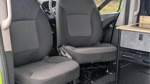 Shrek – Stunning brand new 4 seat 4 berth campervan