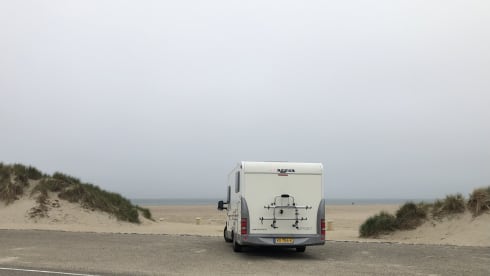 ADRIA with 2 SINGLE BEDS and LARGE GARAGE (660 cm)