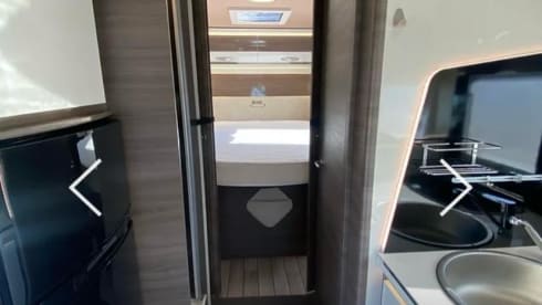 4 person luxury motorhome Fiat semi-integrated 