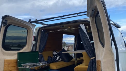Bumble-Bee – 3 berth Ford campervan from 2017