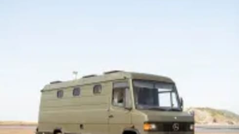 Elijah  – 4 Birth - Mercedes 709D - House truck 