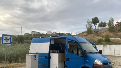R2D2 – Renault Master L2H2 for 2 persons