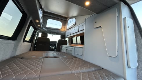 Sunny – 2021 Volkswagen T6.1 Transporter CamperKing Luxury Offgrid Camper (4 Berth)