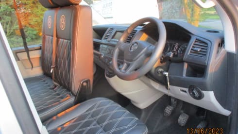 Pistol 2 – 4-Bett-Volkswagen-Campervan von 2016