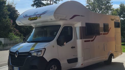 Noleggio camper mansardato Rimor Hygge 7