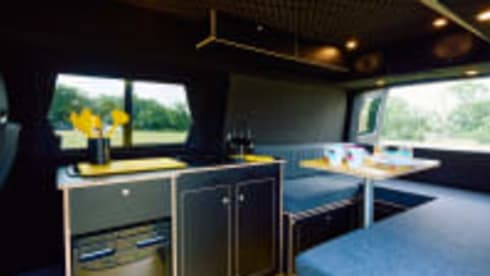 Mellow Yellow – Luxury VW T5 Camper with Large Bed & Luxury Black and Yellow Interior