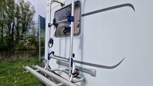 Hymer  – 2p Hymer camper + bicycle carrier