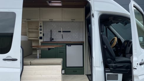2p off-grid comfortabele campervan automaat 