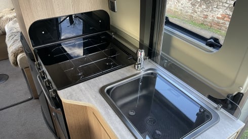 Louis V Line Sport – Nuovo Auto-Trail V Line 636 Sport