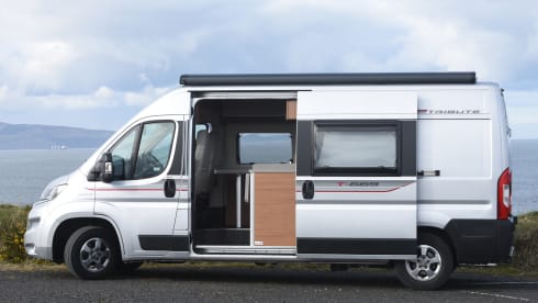 Acer – Delux Campervan with toilet/shower. Sleeps 4 travels 4