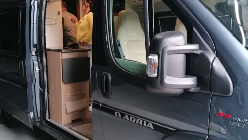 4p Adria Twin Family Van