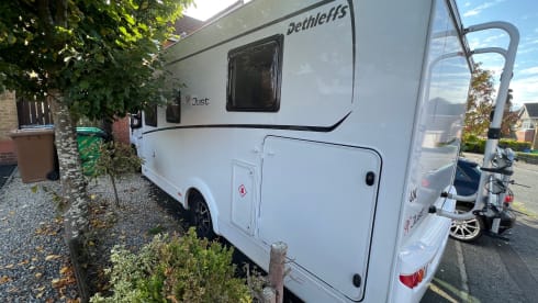 BaBee – 2021 Dethleffs T7052 DBM - Low Profile 4 Berth Motorhome