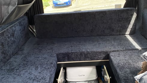 Stan – 4 berth 3 seatbelts Volkswagen campervan from 2014